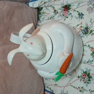 ♡Vintage White Bunny Tea Kettle♡